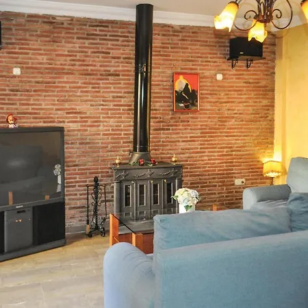 Cozy In Olivares With Outdoor Swimming Pool *